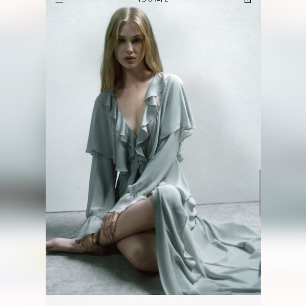 BNWT! Zara long lace dressing gown (M-L)